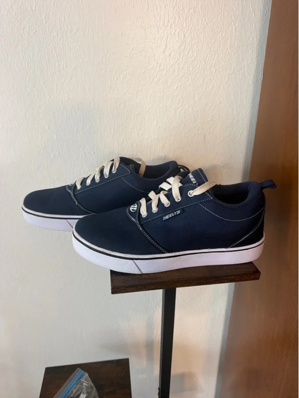 Heelys Navy Blue Sneakers with Wheels